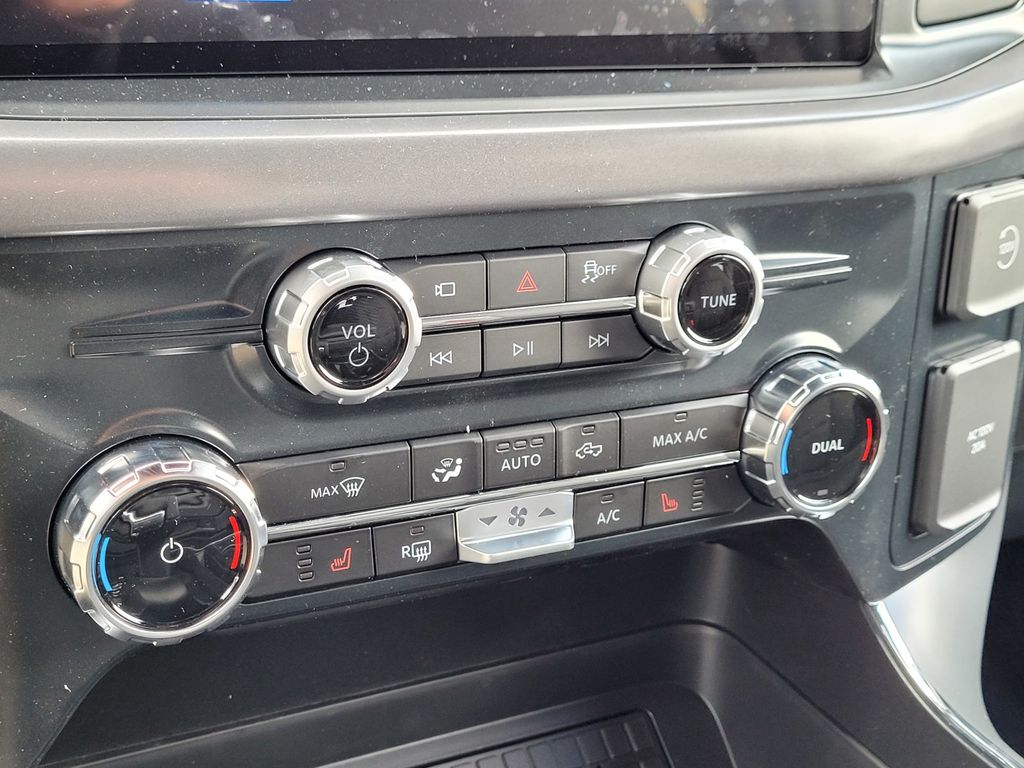 2025 Ford F-150 XLT - Photo 21