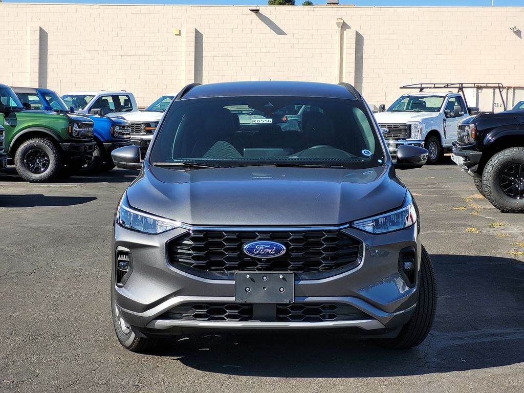 2024 Ford Escape ST-Line Select photo 2
