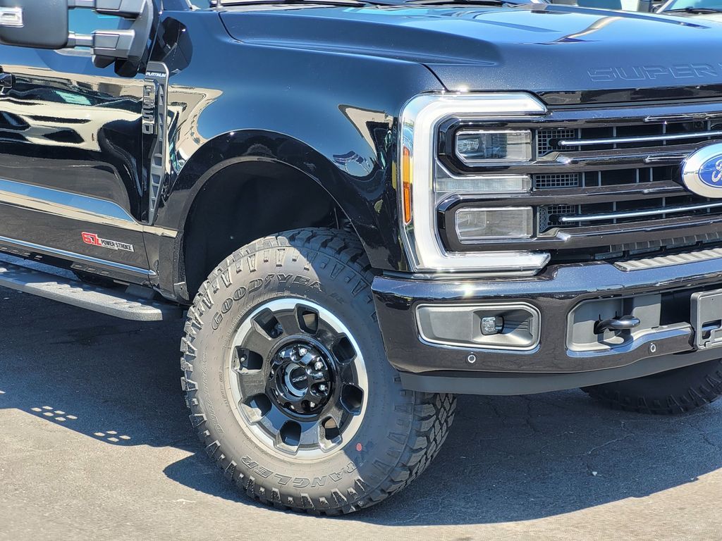 2025 Ford F-350 Platinum photo 3