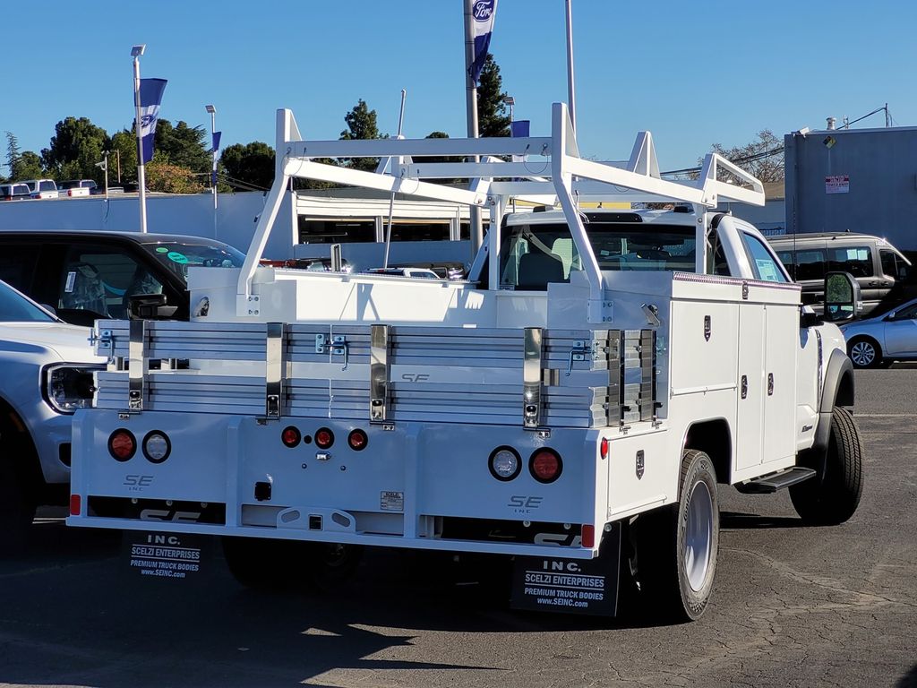 2024 Ford F-550 photo 4