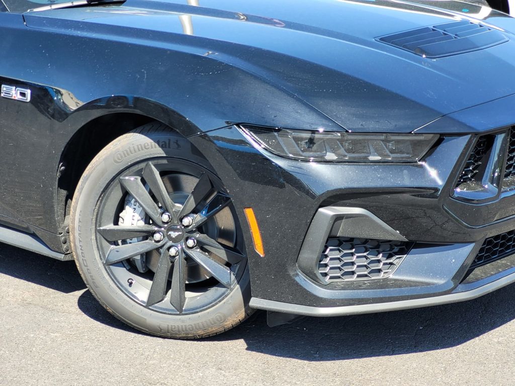 2025 Ford Mustang GT photo 3