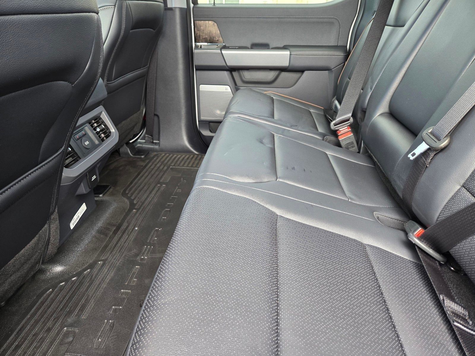 2026 Ford F-350 Super Duty Lariat - Photo 15