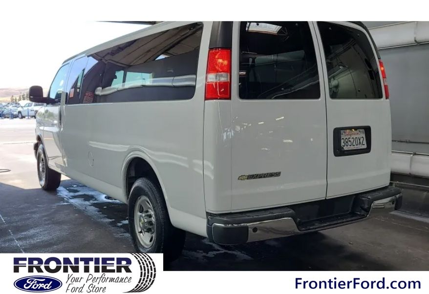 2024 Chevrolet Express 3500 LT photo 3