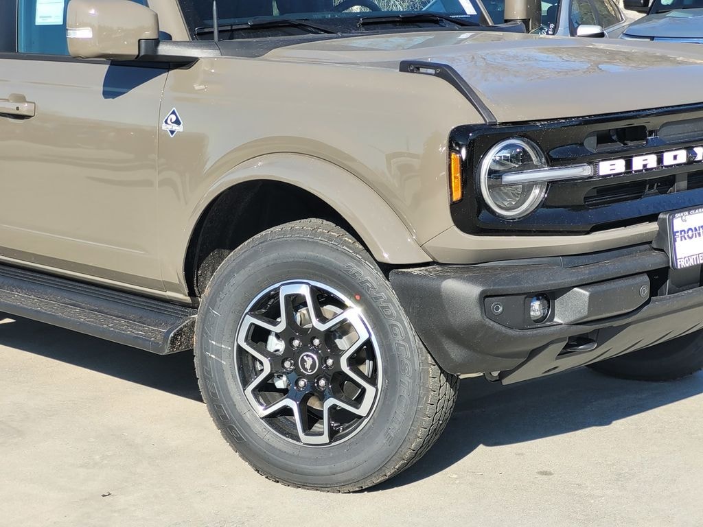 New 2025 Ford Bronco Outer Banks SUV