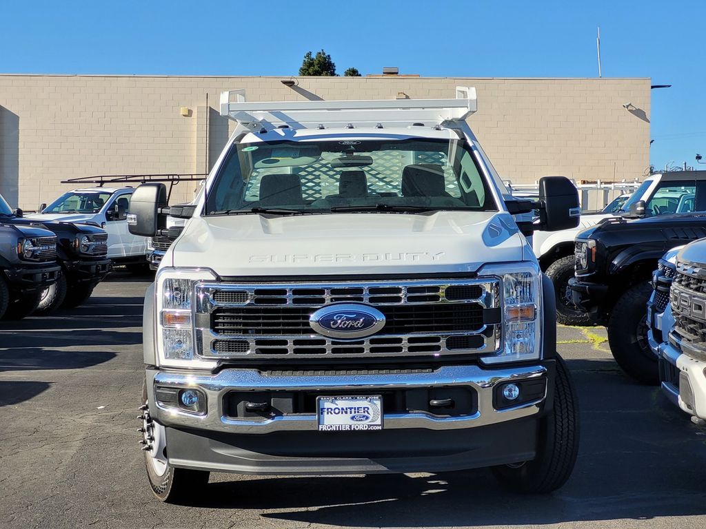 2024 Ford F-550 photo 2