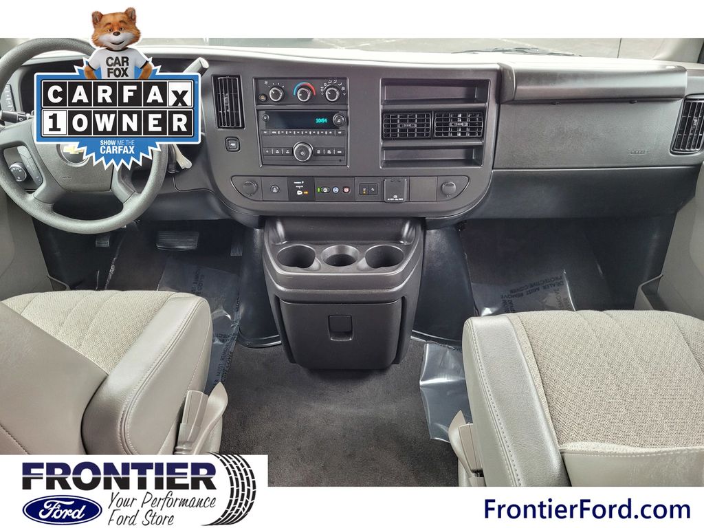 2024 Chevrolet Express Passenger LT - Photo 7