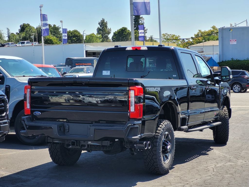 2025 Ford F-350 Platinum photo 4