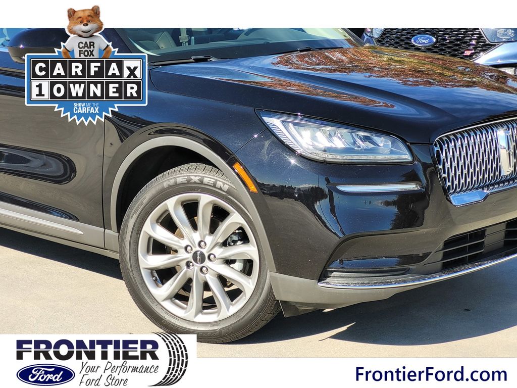 2021 Lincoln Corsair Standard photo 3