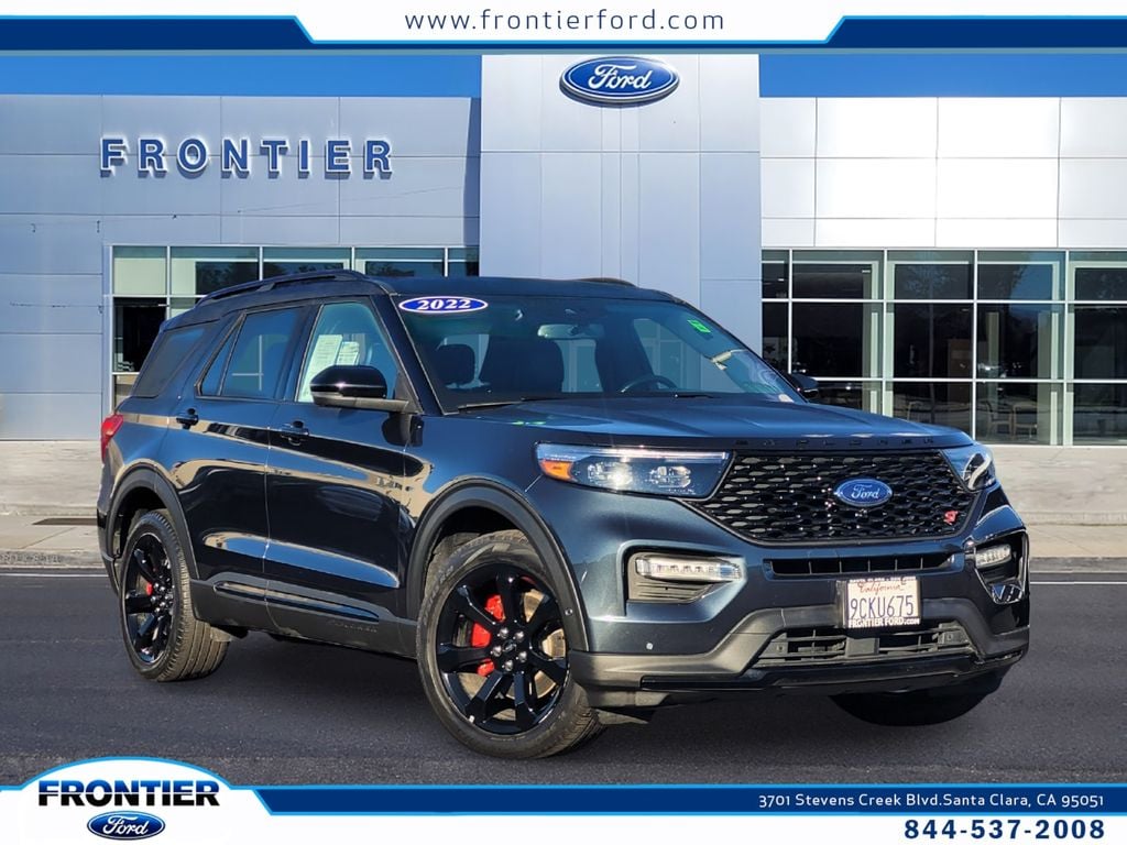 2022 Ford Explorer ST's photo