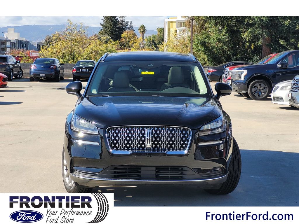 2021 Lincoln Corsair Standard photo 2