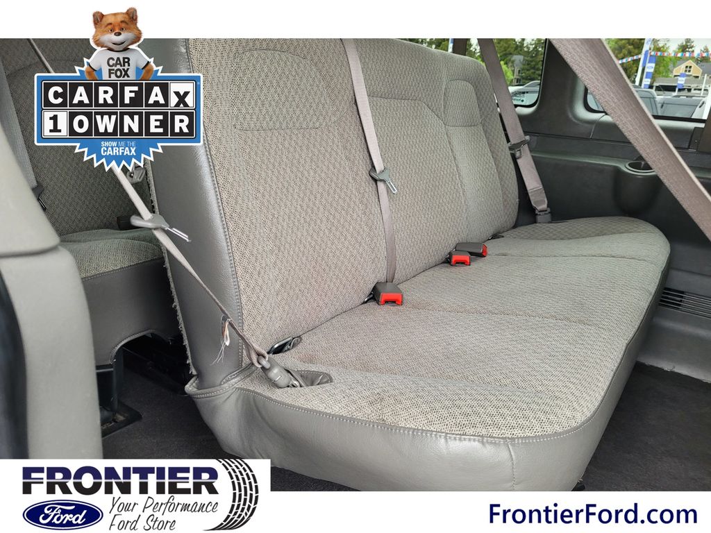 2024 Chevrolet Express Passenger LT - Photo 26
