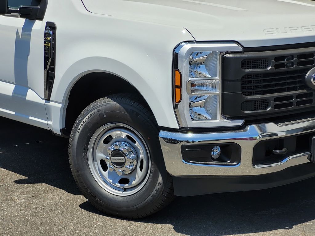 2025 Ford F-250 XL photo 3