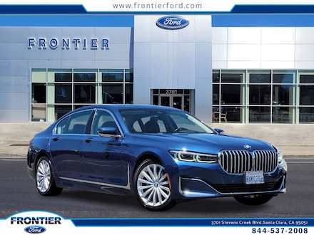2022 BMW 740i Sedan
