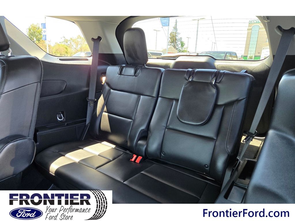 2024 Ford Explorer XLT photo 3