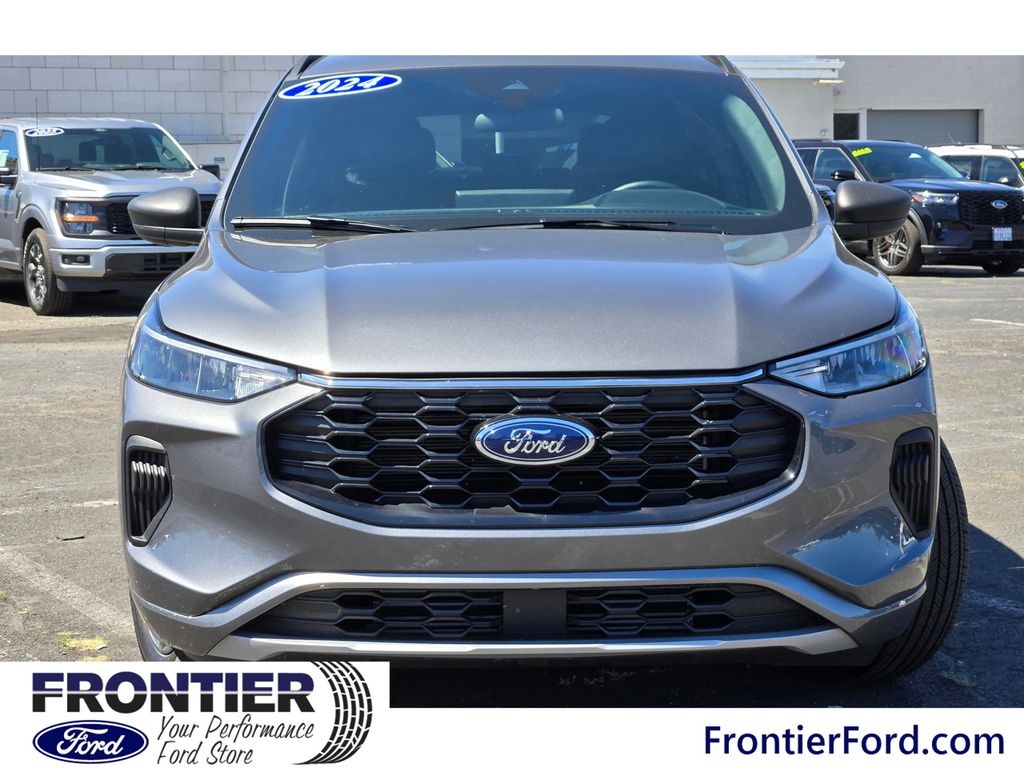 2024 Ford Escape ST-Line photo 2