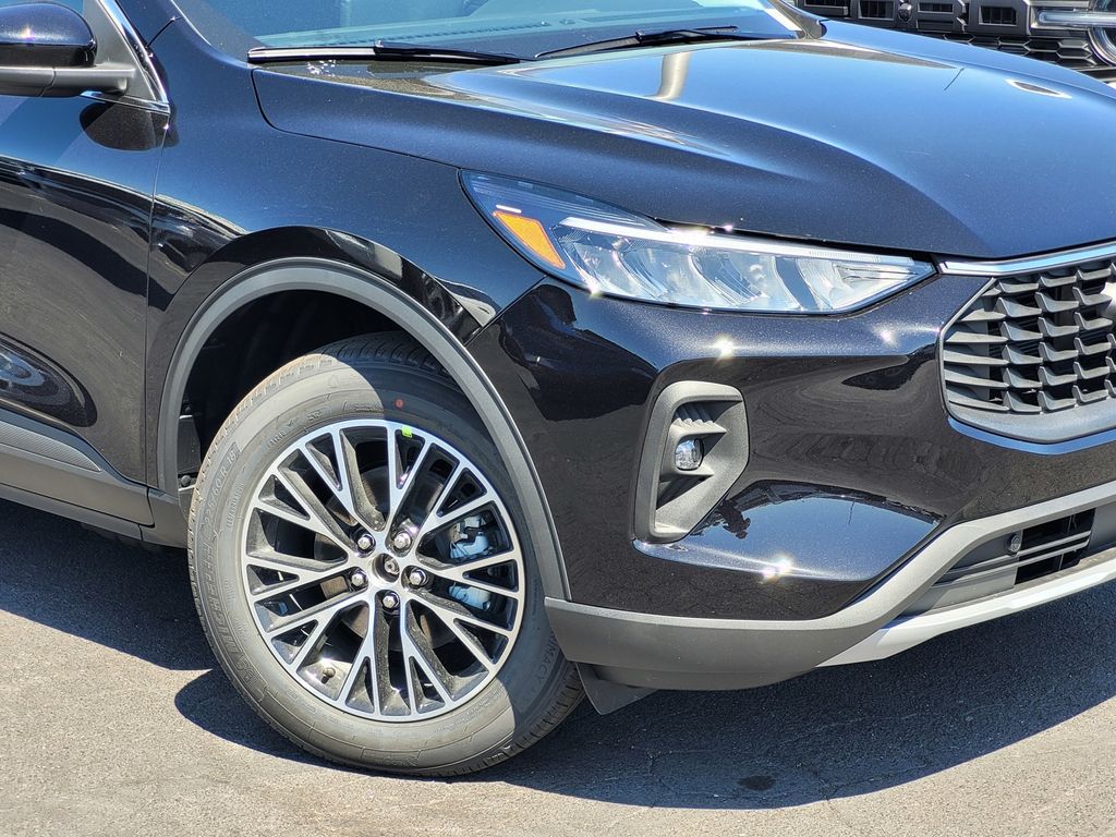 2025 Ford Escape photo 3