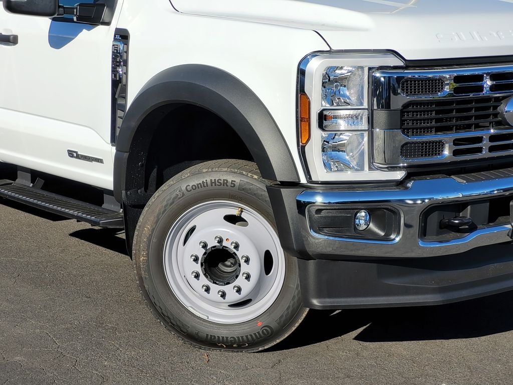 2024 Ford F-550 photo 3