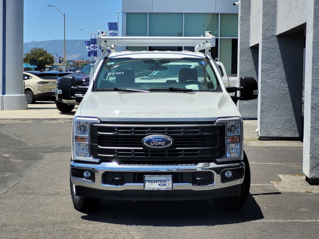 2025 Ford F-250 XL photo 2