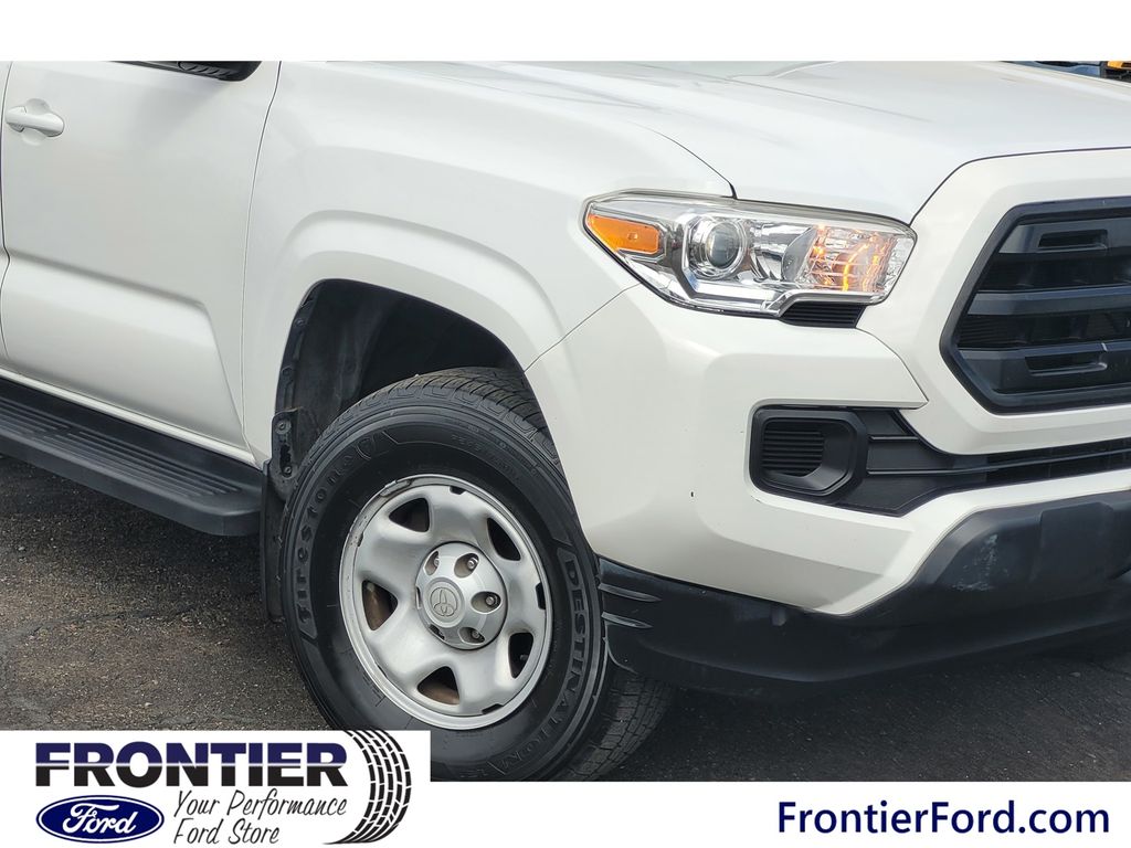 2016 Toyota Tacoma SR photo 5