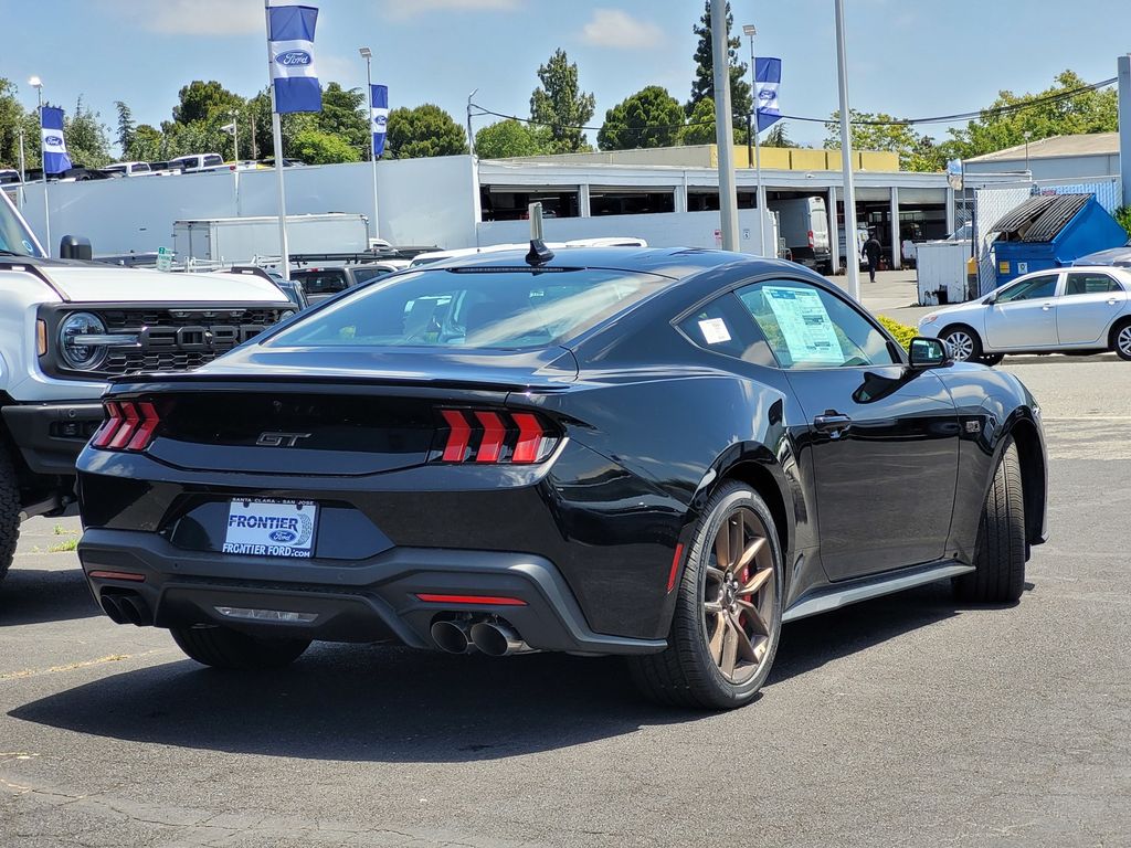 2025 Ford Mustang GT Premium photo 4