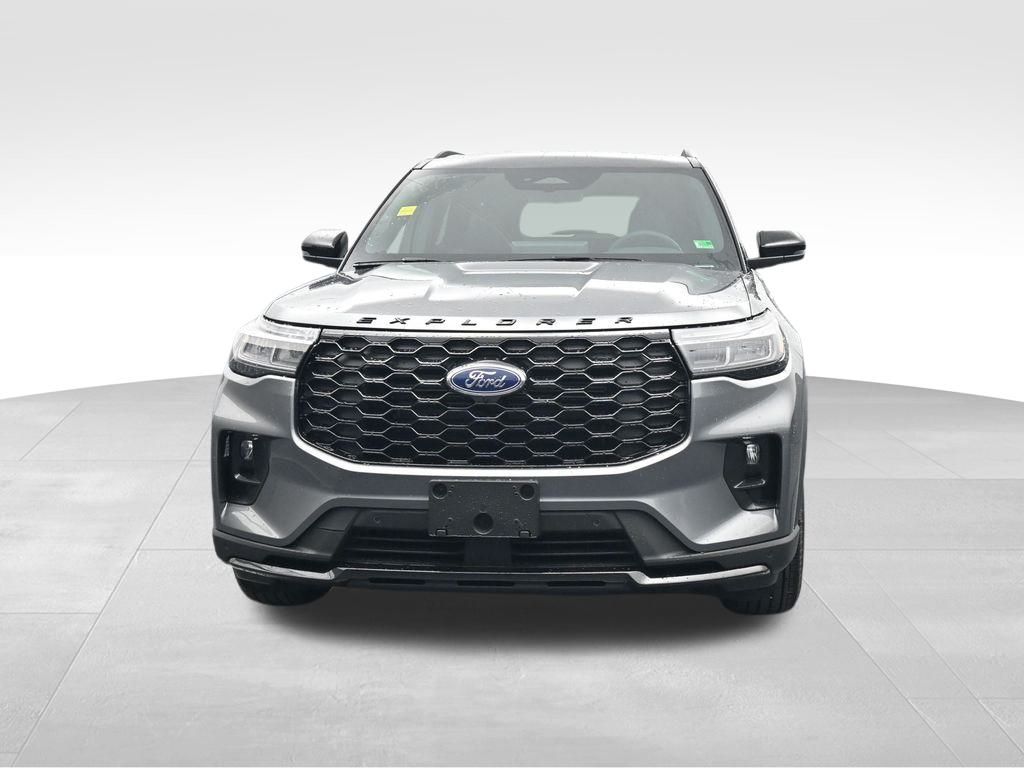 2025 Ford Explorer ST-Line photo 2