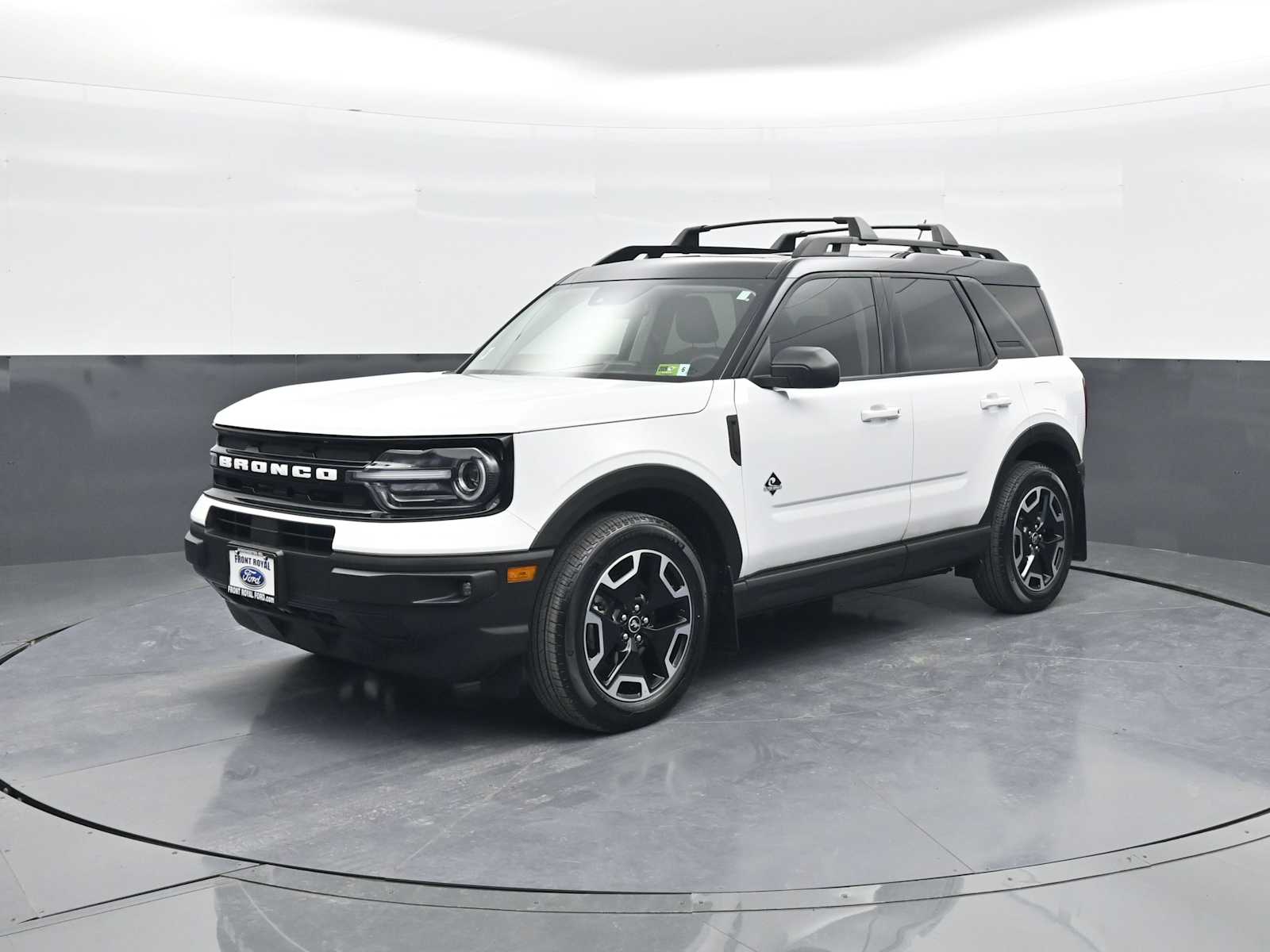 2023 Ford Bronco Sport Outer Banks photo 2