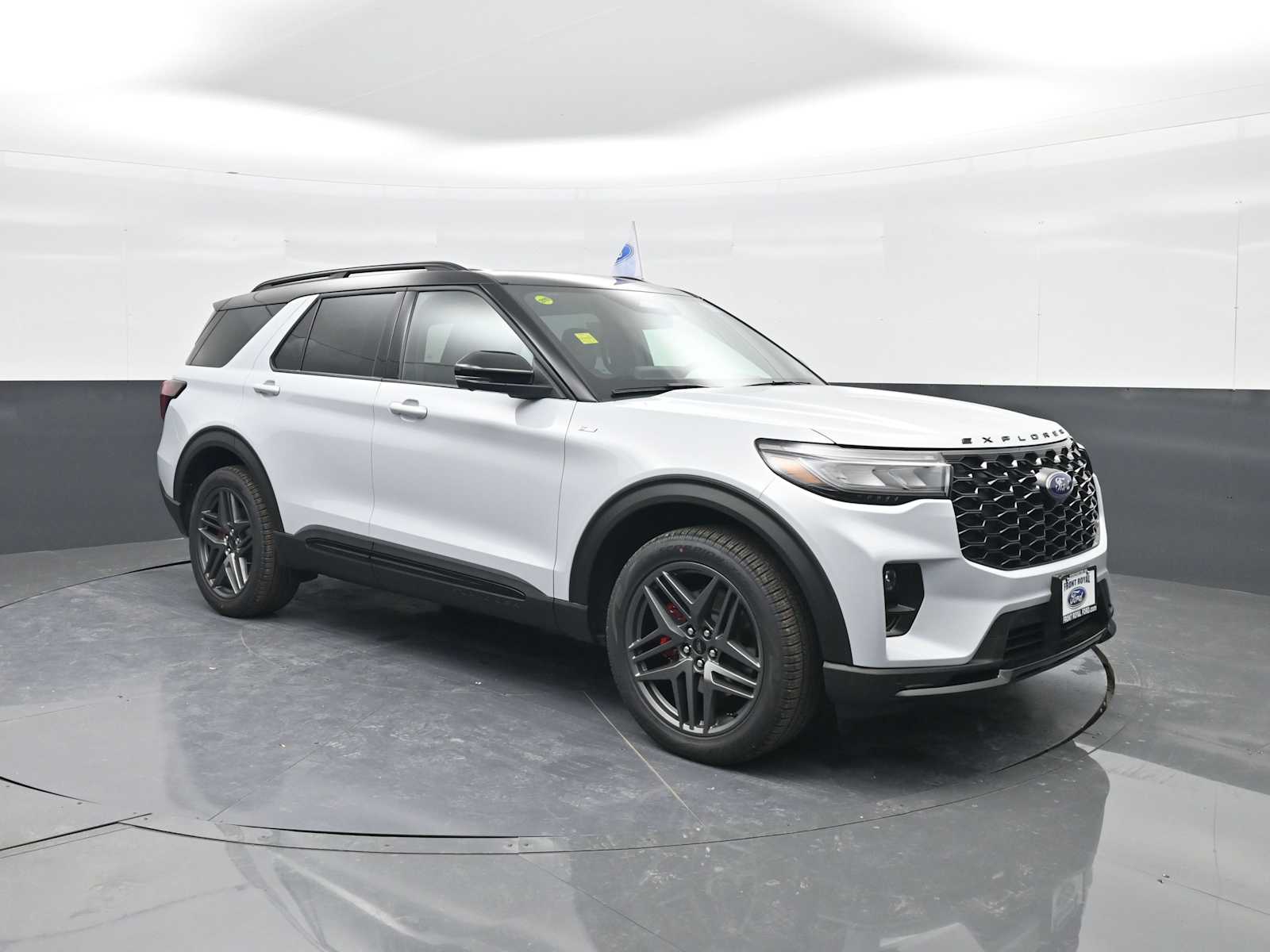 2026 Ford Explorer ST-LINE's photo