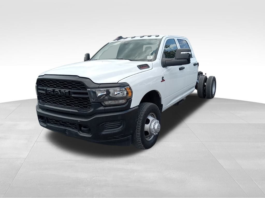 2022 Ram 3500 Tradesman photo 3