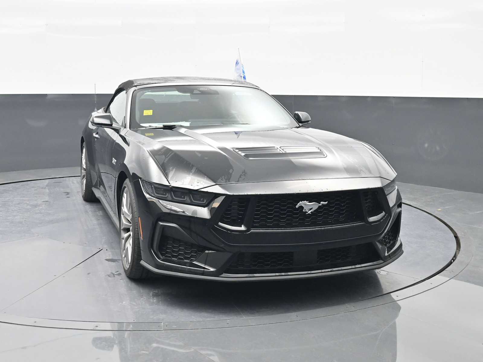 2025 Ford Mustang GT Premium Convertible - Photo 2