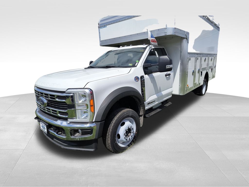 2023 Ford F-550 photo 3