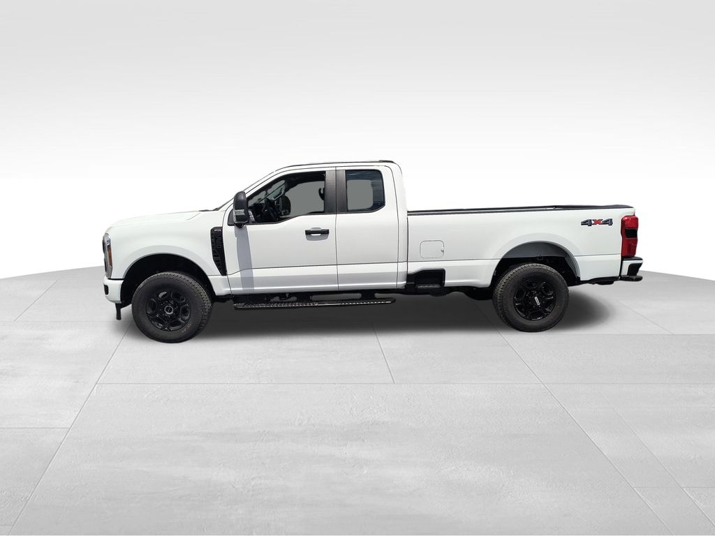 2025 Ford F-350 photo 2