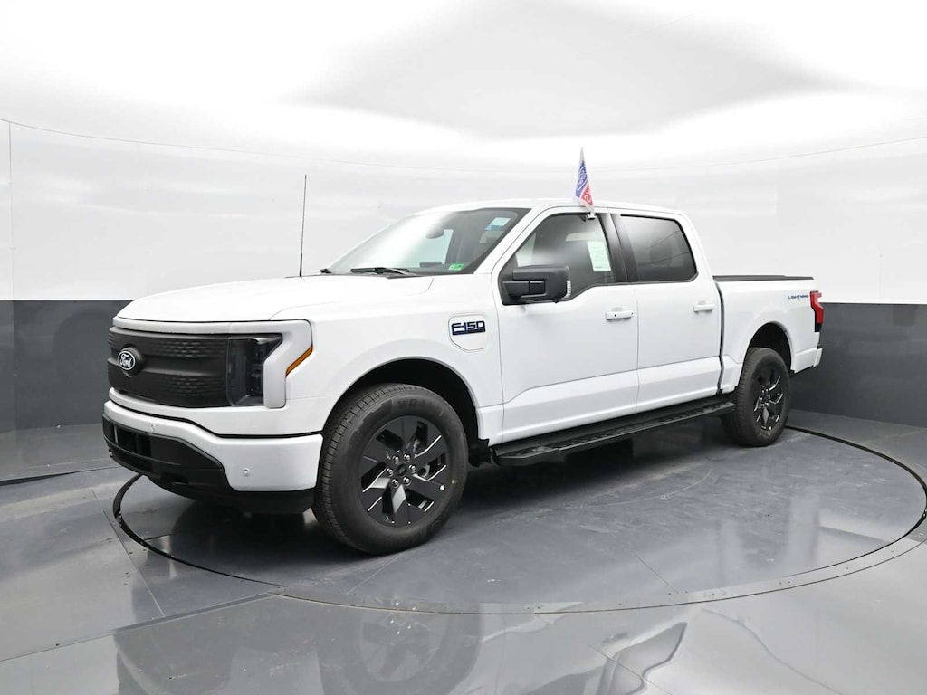 Used 2025 Ford F-150 Lightning Flash 4WD Supercrew 5.5 Box 4WD SuperCrew 5.5 Box