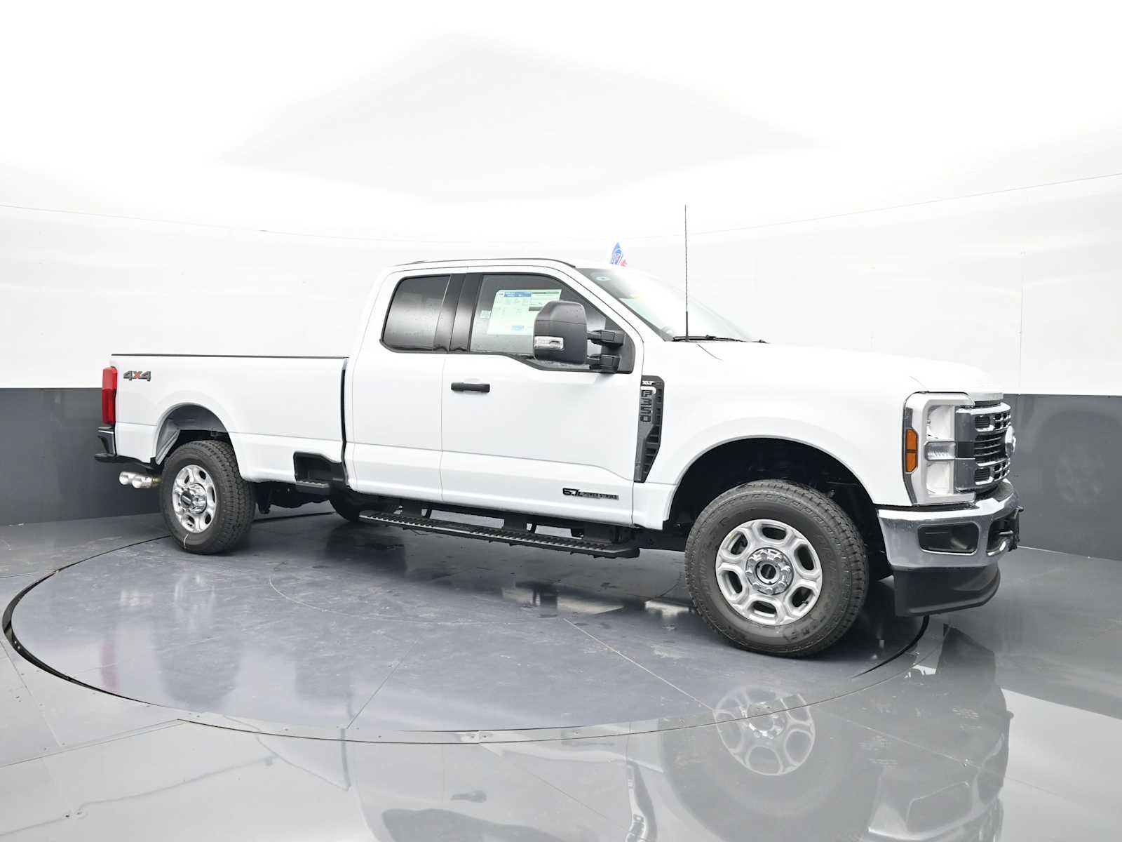 2026 Ford F-350 Super Duty XLT's photo