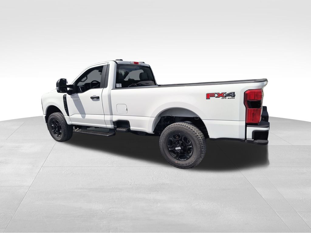 2025 Ford F-350 photo 3