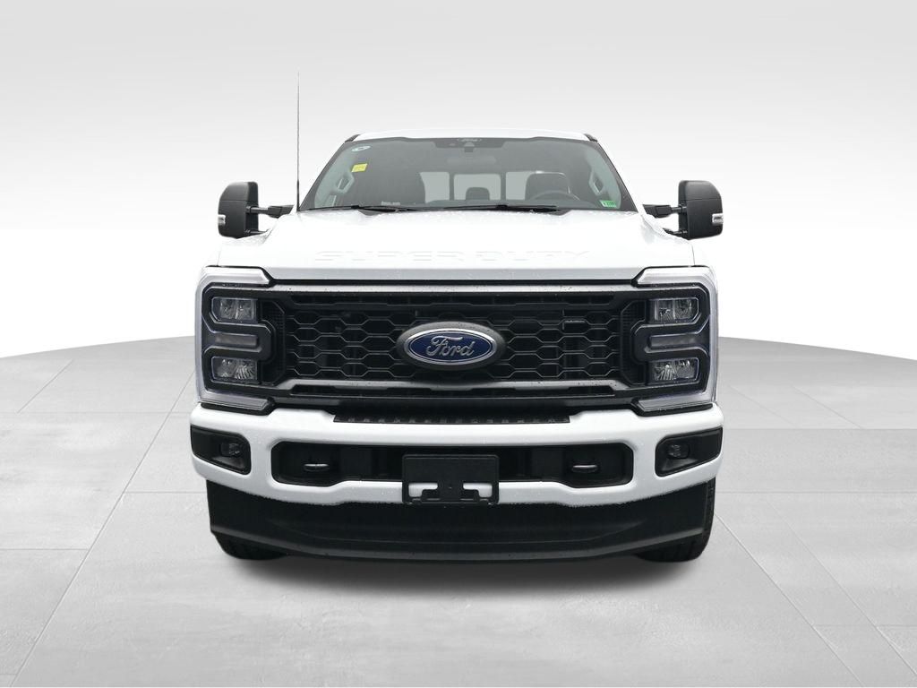 2026 Ford F-350 photo 3