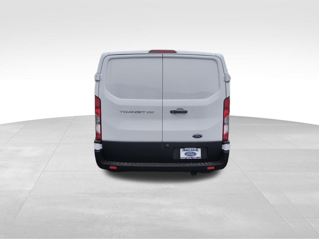 2025 Ford Transit photo 4
