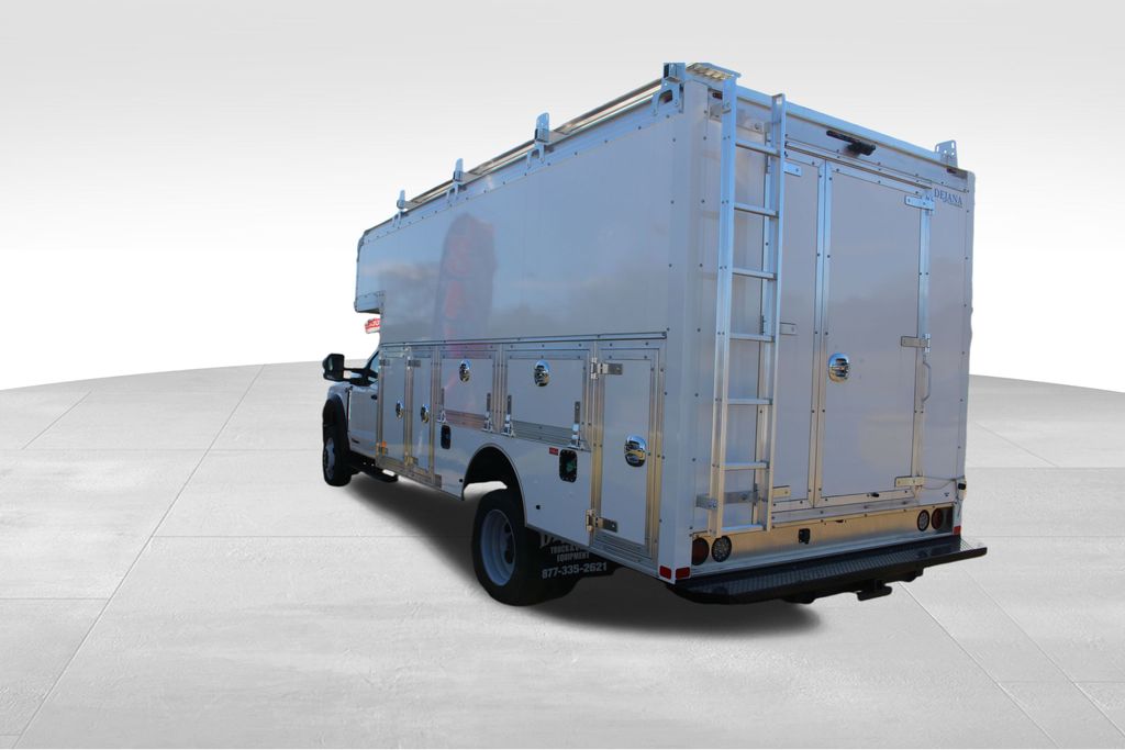 2023 Ford F-550 photo 4