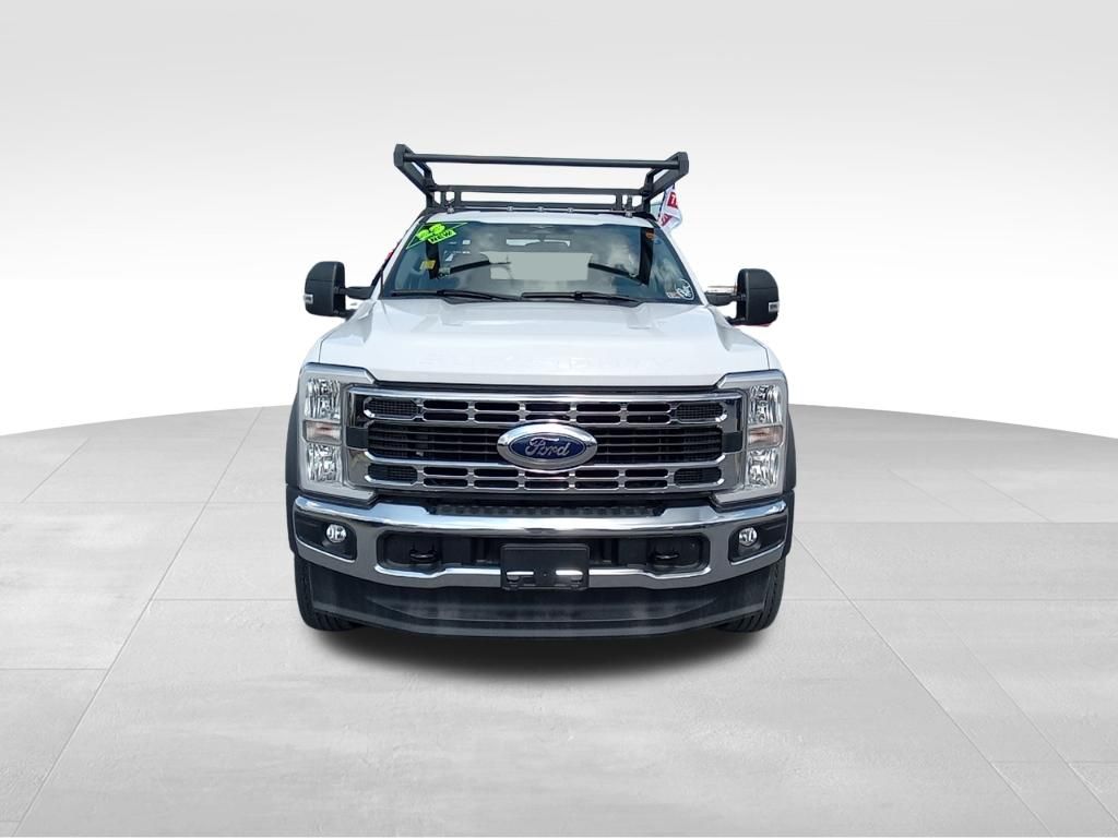 2023 Ford F-550 photo 2