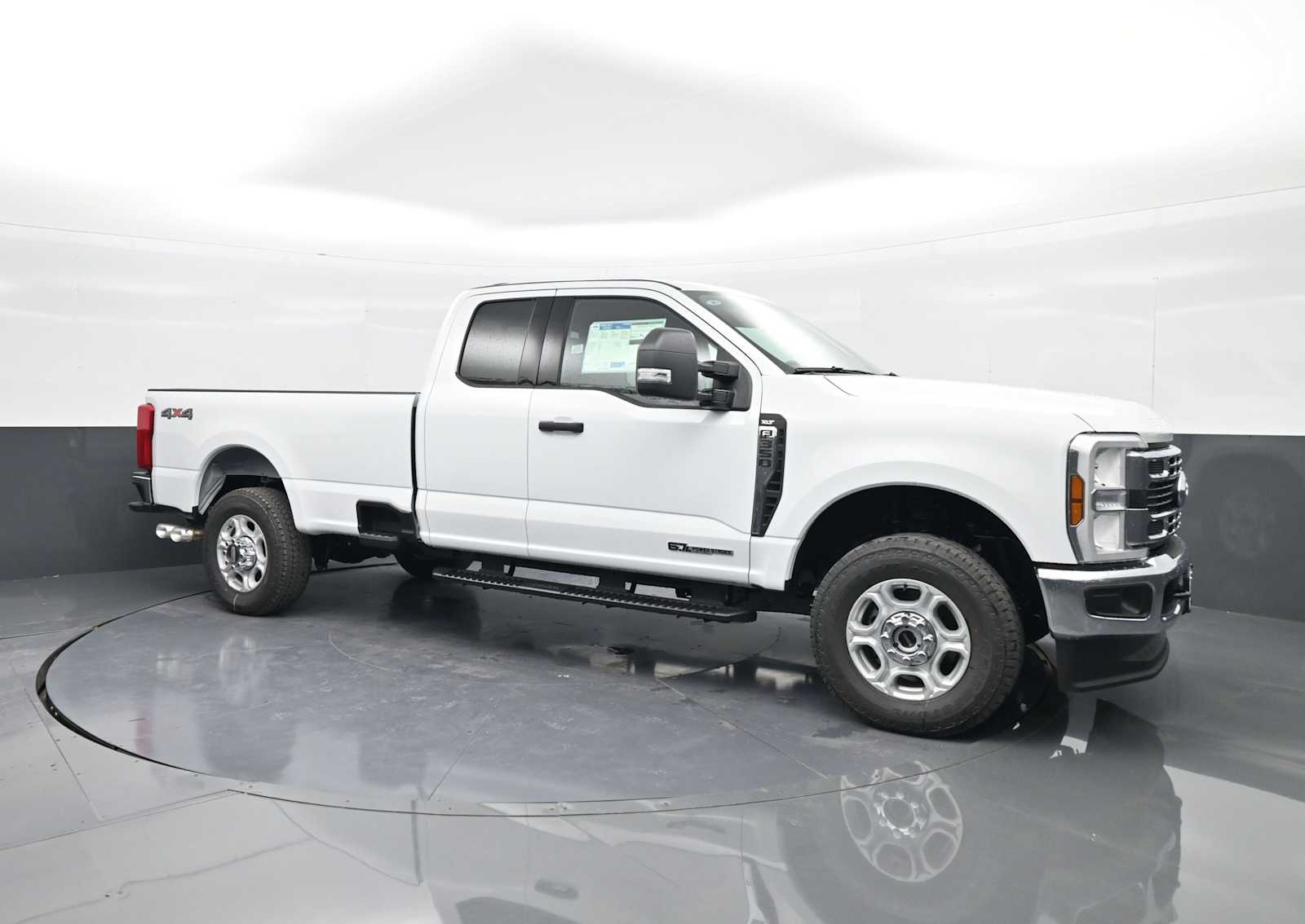 2026 Ford F-350 Super Duty XLT's photo