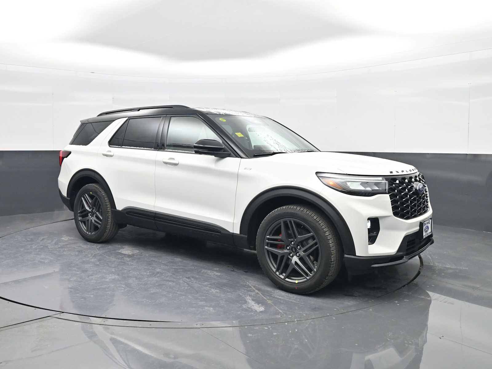 2026 Ford Explorer ST-LINE's photo