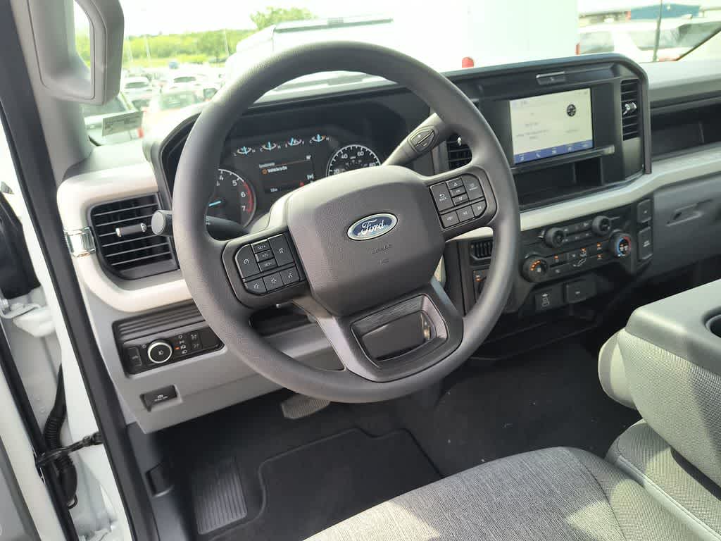 2025 Ford F-350 Super Duty XL - Photo 14
