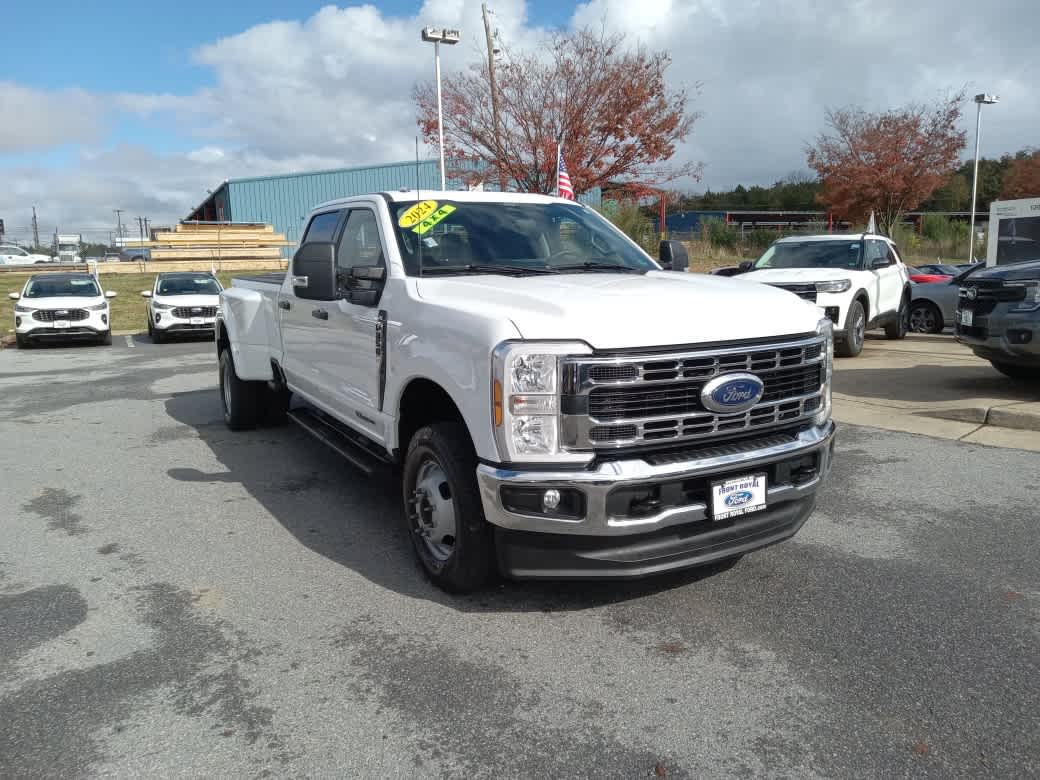 2024 Ford F-350 Super Duty XLT's photo
