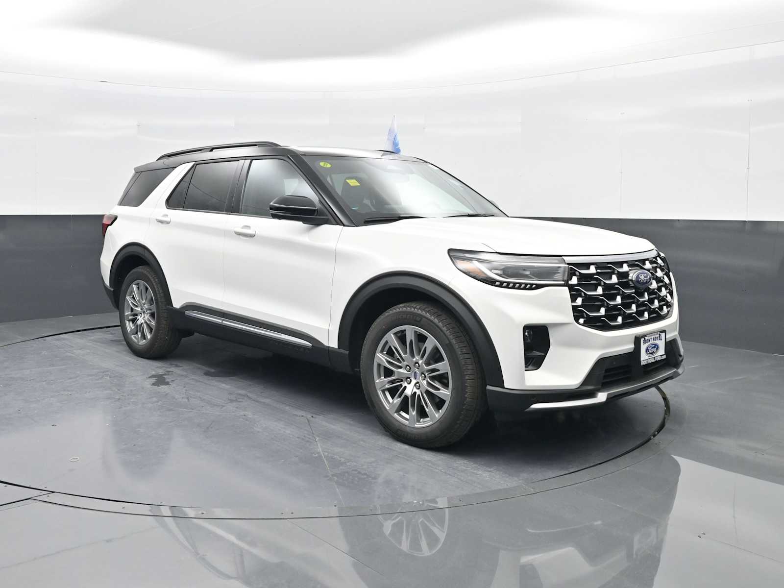 2026 Ford Explorer Platinum's photo