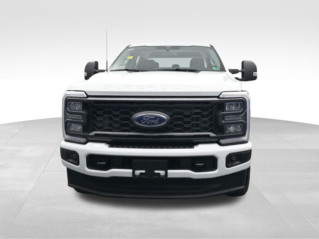 2026 Ford F-350 photo 3