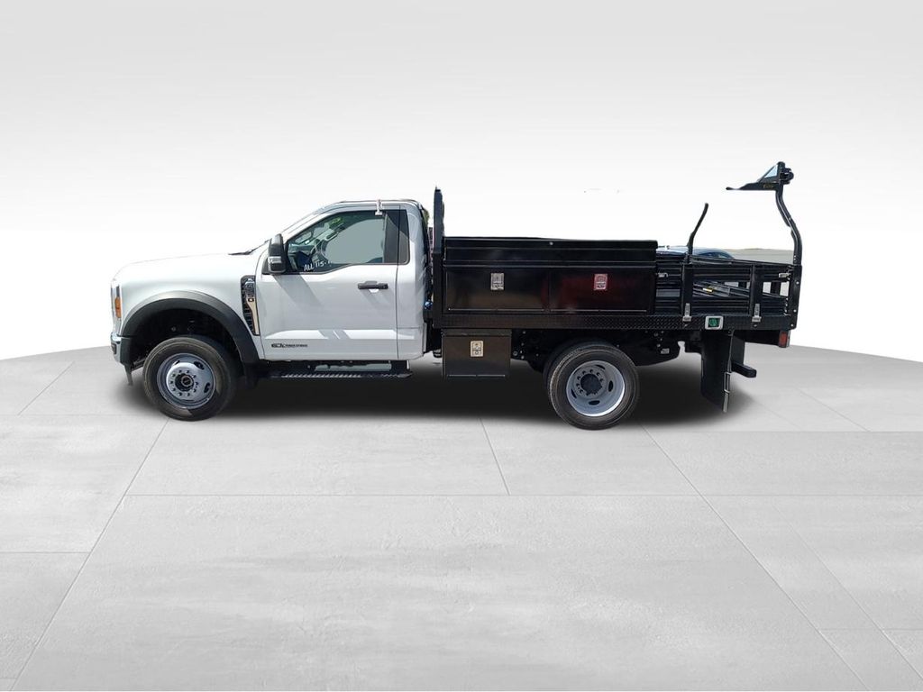 2023 Ford F-550 photo 4