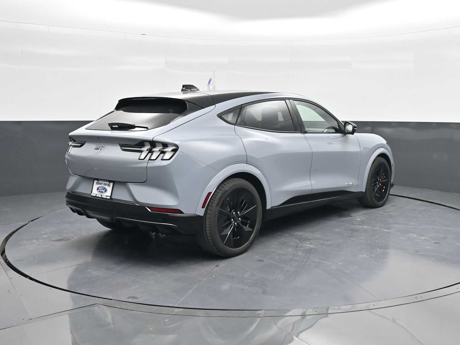 2025 Ford Mustang Mach-E GT - Photo 7