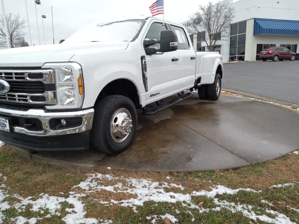 Used 2024 Ford Super Duty F-350 DRW XLT 4WD Crew Cab 8 Box 4WD Crew Cab 8 Box