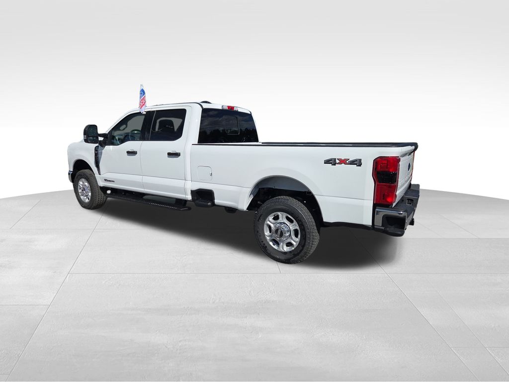 2026 Ford F-350 photo 3
