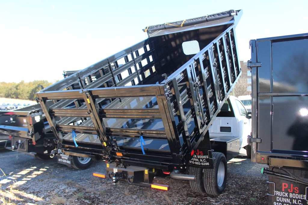 2024 Ford F-350 photo 3