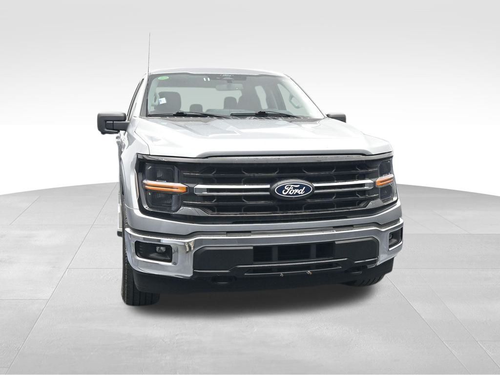 2024 Ford F-150 XLT photo 2